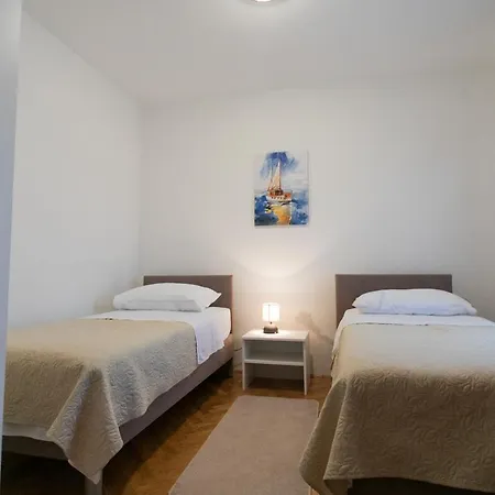 Maslina 3* Vinišće