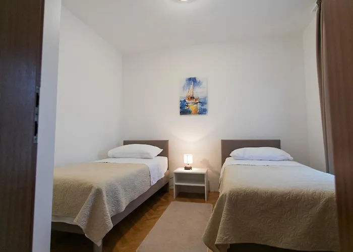 Maslina 3* Vinišće