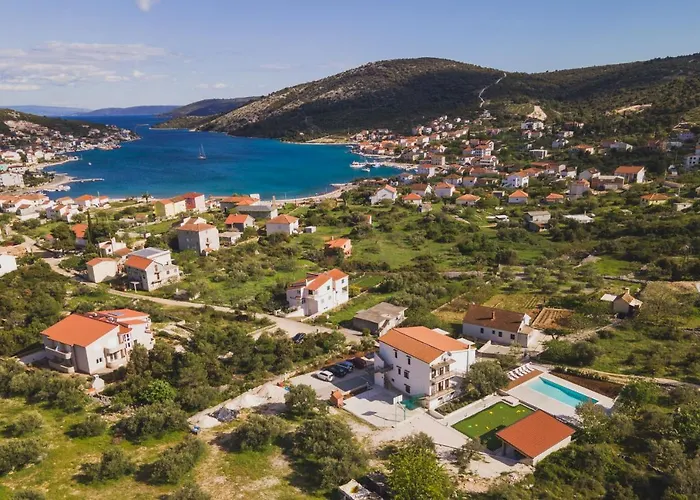 Maslina 3* Vinišće